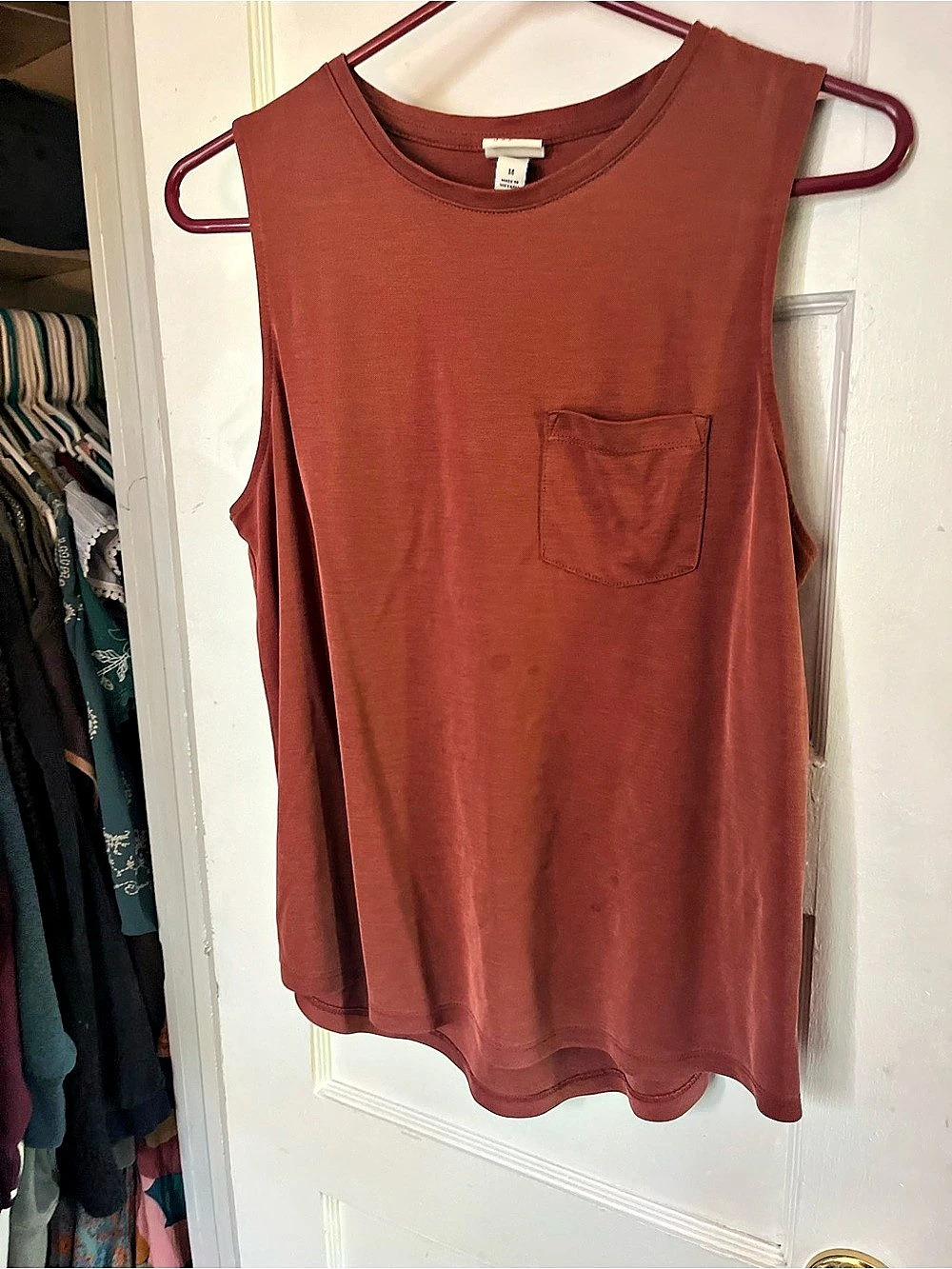 A New Day Sleeveless Pocket Tank in Brown Size Medium